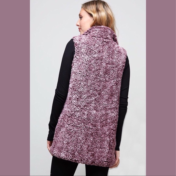 🆕5⭐️Best Seller Teddy Faux Vest - Picture 2 of 5